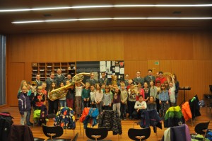 2017-05-03 Volksschule trifft MVH Röthis und Militärmusik